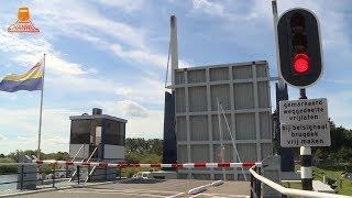 DUTCH BRIDGES OPENS - Heerenzijlbrug - Terherne