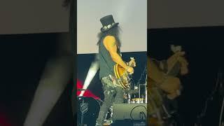 Slash Struggles to Say ‘Harmonica’ While Introducing Survivor man Les Stroud—Hilarious!