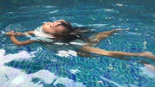 Selena swam along for several trips. Baby swimming 27-08-2023-1.