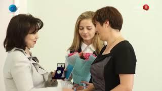 Солнце ТВ: Трем учителям вручили звание "Заслуженный работник образования Сахалинской области"