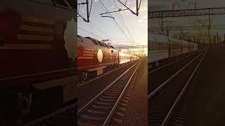 ЭП2К-168 с поездом 038В пролетает Белоостров #поезд #электровоз #эп2к #trainspotting #тэп70 #train