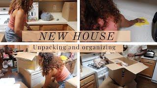 NEW HOUSE ️Kitchen Unpack And Organize | SlayAtHomeMom