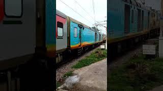 Howrah Mumbai Duronto Express,#viral #train #shorts @GhoomoIndiaDilSe