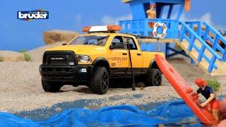 RAM 2500 Power Wagon Lifeguard with figure, SUP and light & sound module - item no. 02506