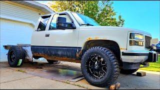 Rebuilding an OLD TRUCK in my DRIVEWAY