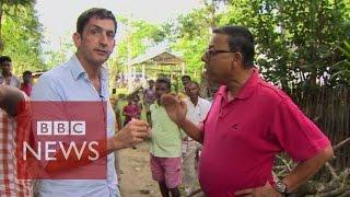 Reporter 'trapped' on tea plantation in India - BBC News