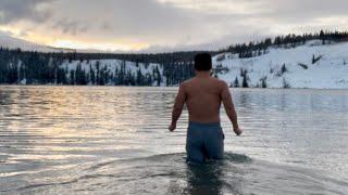 40대 아재 캐나다 유콘  얼음 호수 입수 두번째 이야기Asian man in his 40s enters Canadian winter ice lake second stroy