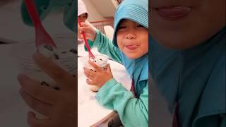 MAKAN ES KRIM MIXUE BOBA SUNDAE  BARENG KELUARGA KECILKU 