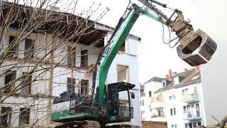 Bagger in Aktion - Abbruch Wohnhaus Hannover Annenstraße