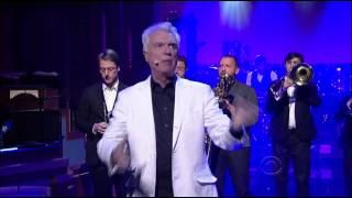 David Byrne & St. Vincent - I Should Watch TV (Live on Letterman)