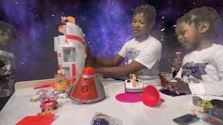 Ryans World Galaxy Explorers Mega Mystery Rocketship Unboxing