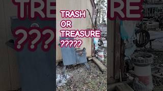 Comment your thoughts... #trashtotreasure #naturecrafting #diy #craftingandcrying