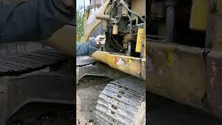 The process of excavator sheet metal removal = good tools can improve efficiency