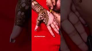 Beautiful #engagement #mehndi #mehndidesigns  #hennadesigns #dulhanmehandi #bridalmehndi #mehendi