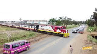 WHEN DID YOU LAST SEE THE TRAIN CROSSING THE ROAD? (THIKA - GARISSA HIGHWAY. KENYA)