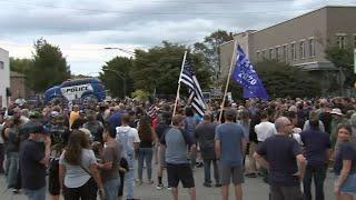 Jefferson Park 'Back the Blue' rally draws hundreds of supporters, counter-protest