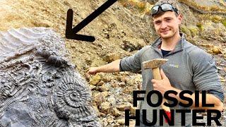 Pebble BEACH Fossil Hunting! Plus Insane CRINOID and Hildoceras Fossils! | Fossil Hunter