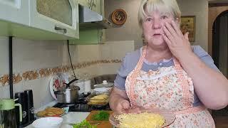 Закуска из кабачков и пожарила. Приготовила обед.