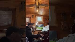 32 SECS FLIGHT OF THE BUMBLE BEE , RIMSKY KORSAKOV WHO TAUGHT IGOR STRAVINSKY T.AMO PLAYS