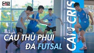 KHI CẦU THỦ PHỦI ĐÁ FUTSAL