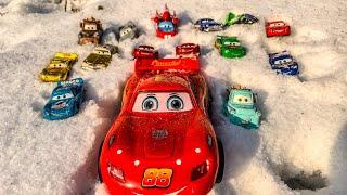 Looking for Disney Pixar Cars On the Rocky Road : Lightning McQueen, Sally, Ramone, Fritter, Wingo