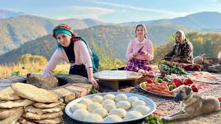 زندگی روستایی در شمال ایران | پخت نان تنوری و درست کردن املت برای شام