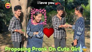 Proposing Prank On Cute Girl  || Gf Ban Gayi  || Sanjeev Vlogs