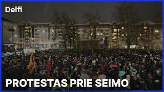 Tiesiogiai:  protestas prie Seimo „Dešimt minučių tylos“