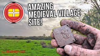 Finding A Beautiful Lost Medieval Relic! - Metal Detecting UK