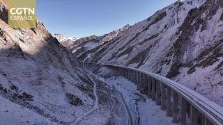 China perfora el túnel de autopista más largo del mundo