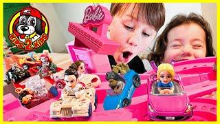 CALEB HELPS CHARLENE & MARY UNBOX Hot Wheels RacerVerse Barbie Spiral Race Playset