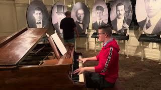 Josh Long playing “Alexander’s Ragtime Band” at Titanic Museum in Pigeon Forge