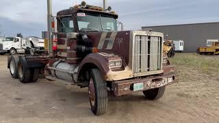 LOT 170 - 1980 Western Star 4964-Z T/A Semi Truck