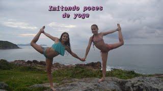 Imitando poses de yoga