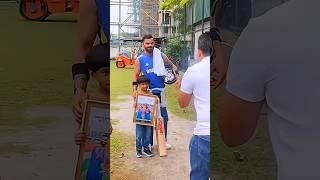 Virat Kohli Did This Heartwinnnig Gesture For Little Kid Fan  in Srilanka #viratkohli #rohitsharma