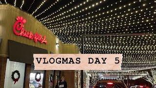 Vlogmas Day 5: Chick Fil-a Peppermint Chip Milkshake