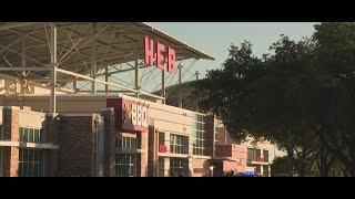 APD: One person dead after shooting at northeast Austin H-E-B