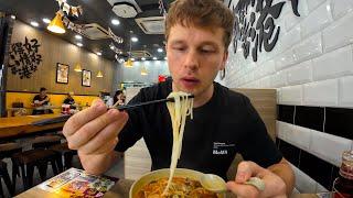 Trying Hong Kong Famous Beef Noodles! 
