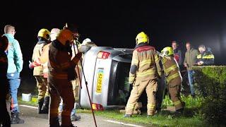 Auto belandt op zijn zijkant na ongeval in Angerlo #112 #brandweer #ongeval