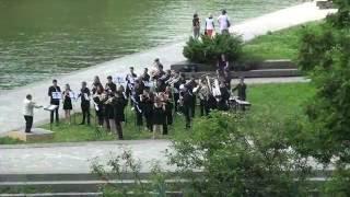 Pihalni orkester Konservatorija za glasbo in balet Ljubljana igra slovensko himno