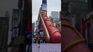 ￼ world’s biggest hotdog