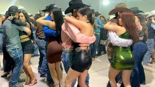 Baile Navideño  en San José Hernandez se Puso Bien Buenote Con los Temibles de Chihuahua