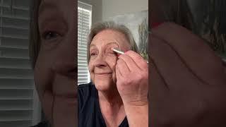 How to use one eyeshadow color and make it look like two #asmr #seintmakeup #eyeshadow #grayhair