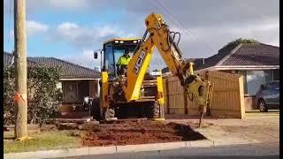 braking concrete with a jcb 3cx eco