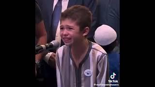 The 10 Year old boy asking from Mufti menk amd  crying