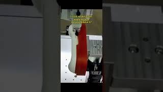 It can rotate while applying glue. Do you believe it?