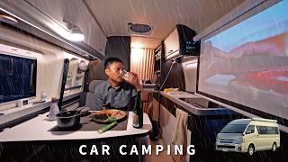 [Car camping in the rain] Sleeping in the car eating sushi in an apple orchard. Hiace camper