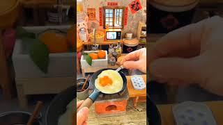 How to Cook Fried Eggs for Breakfast in Mini Kitchen