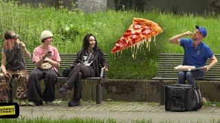 Pizzabote hat den Pizzabelag gegessen  | Comedystreet