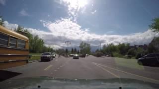 Stupid cyclist nearly gets hit on Memorial Drive, Calgary Alberta